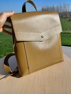 Handmade genuine leather women's backpack VEUC